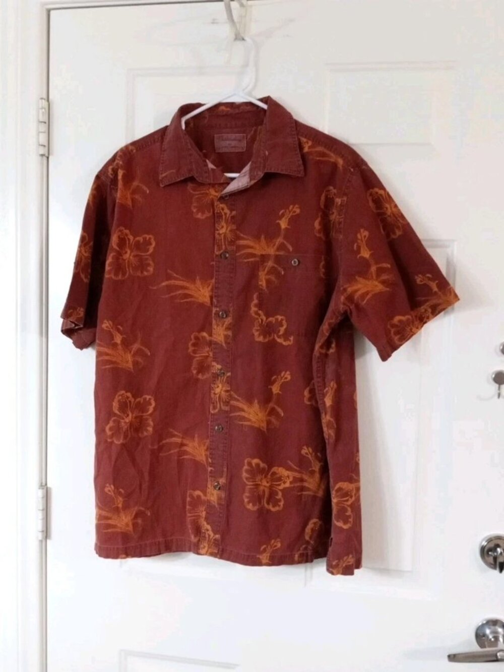 Croft & Barrow Mens XL Hawaiian Shirt Burgundy Hibiscus Print Button Down Cotton
